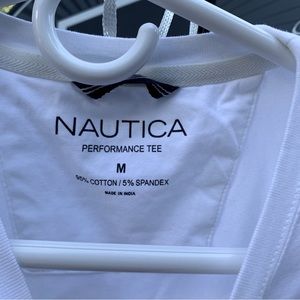 WHITE NAUTICA TSHIRT SIZE MEDIUM